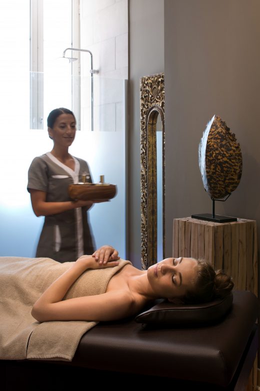 Préparation des soins Nuxe dans un spa de Luxe en provence var côte d'azur