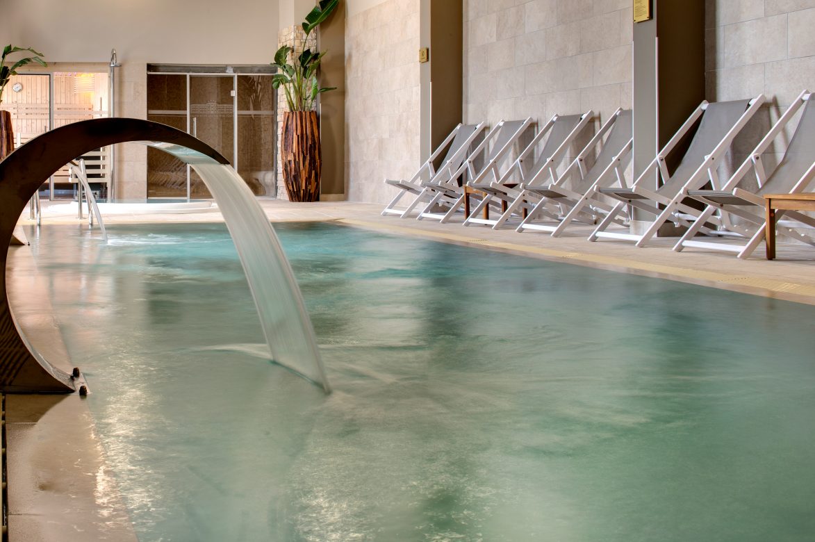 Piscine intérieur Hôtel Spa Nuxe